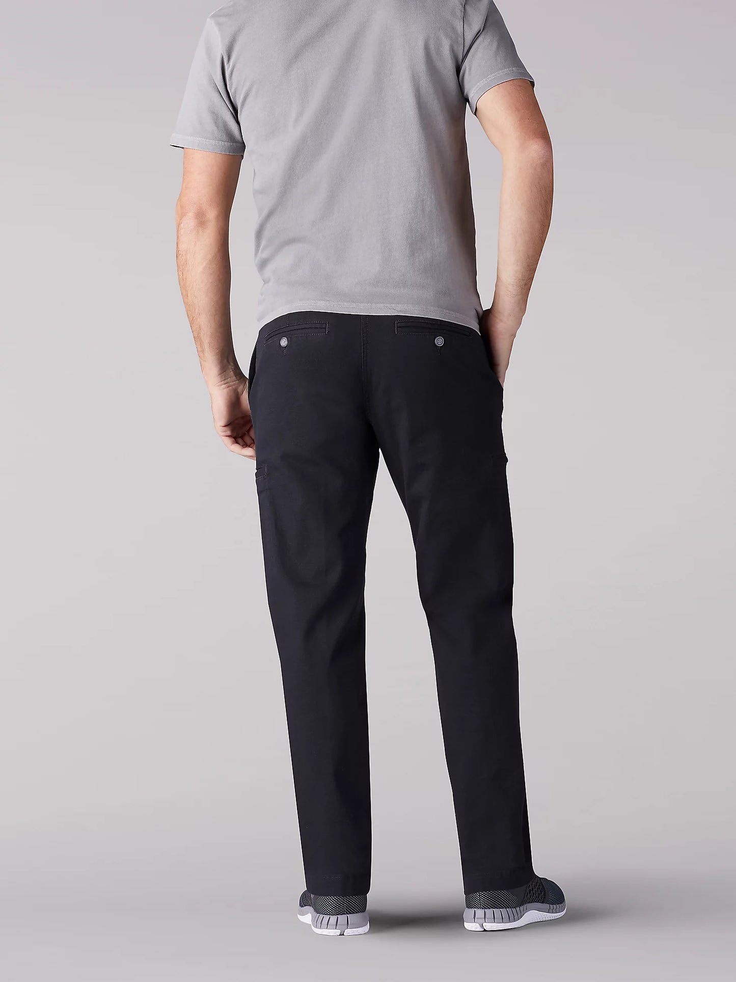 lee extreme motion cargo pant black back